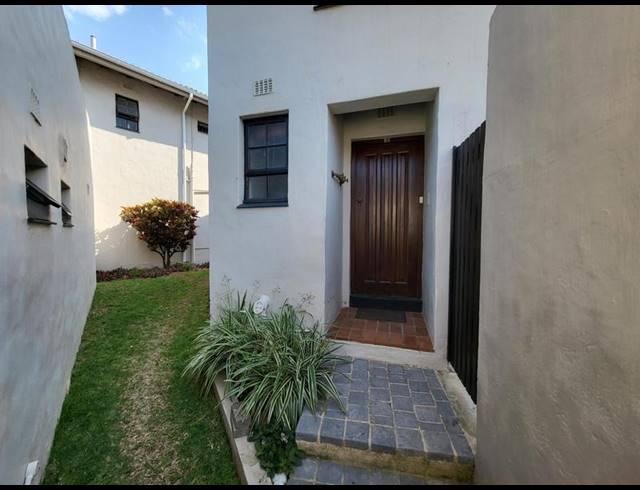 2 BEDROOM TOWNHOUSE FOR SALE IN UMHLANGA ROCKS